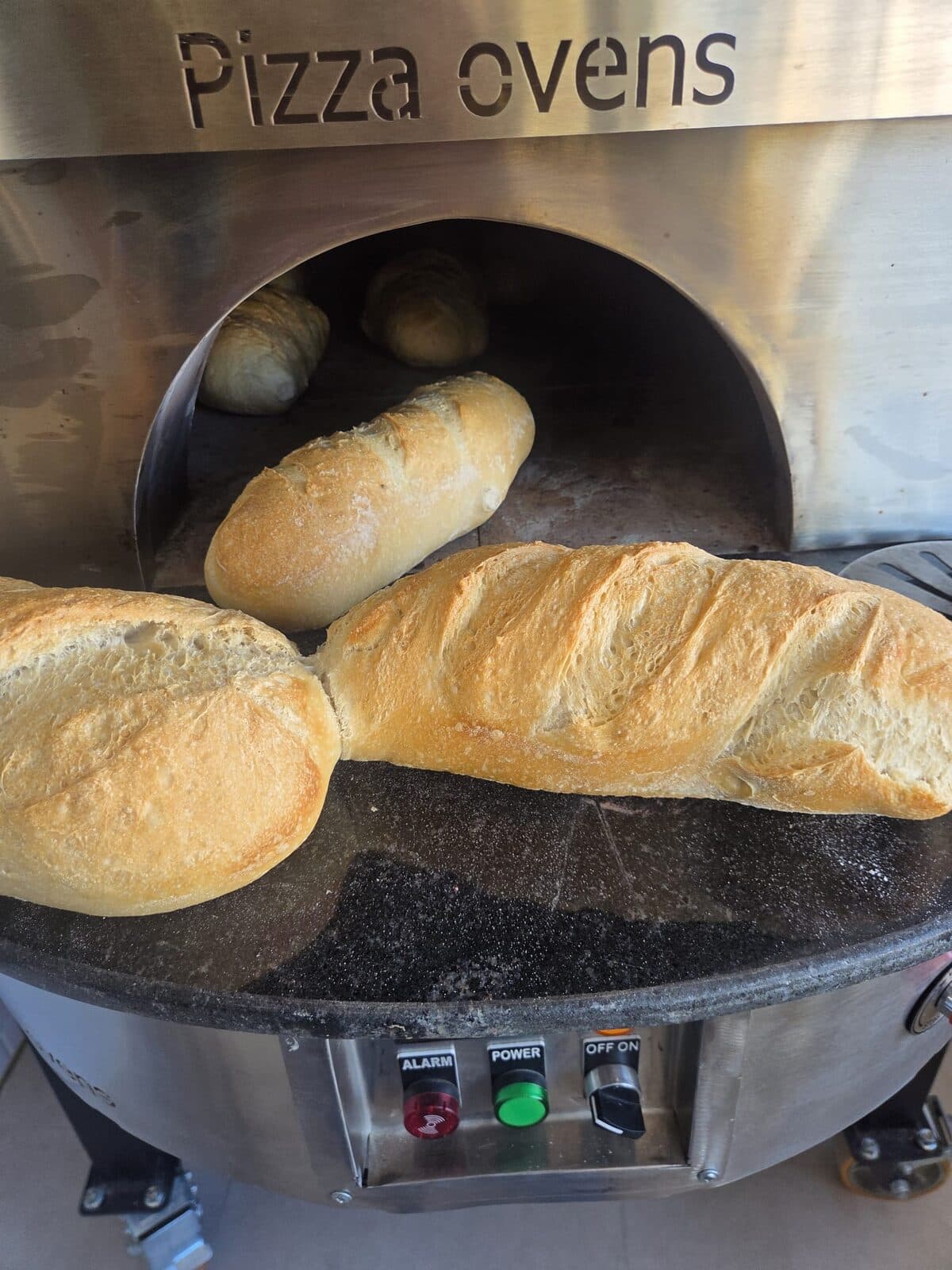 Forno a cupola Na Pizza — cottura del pane